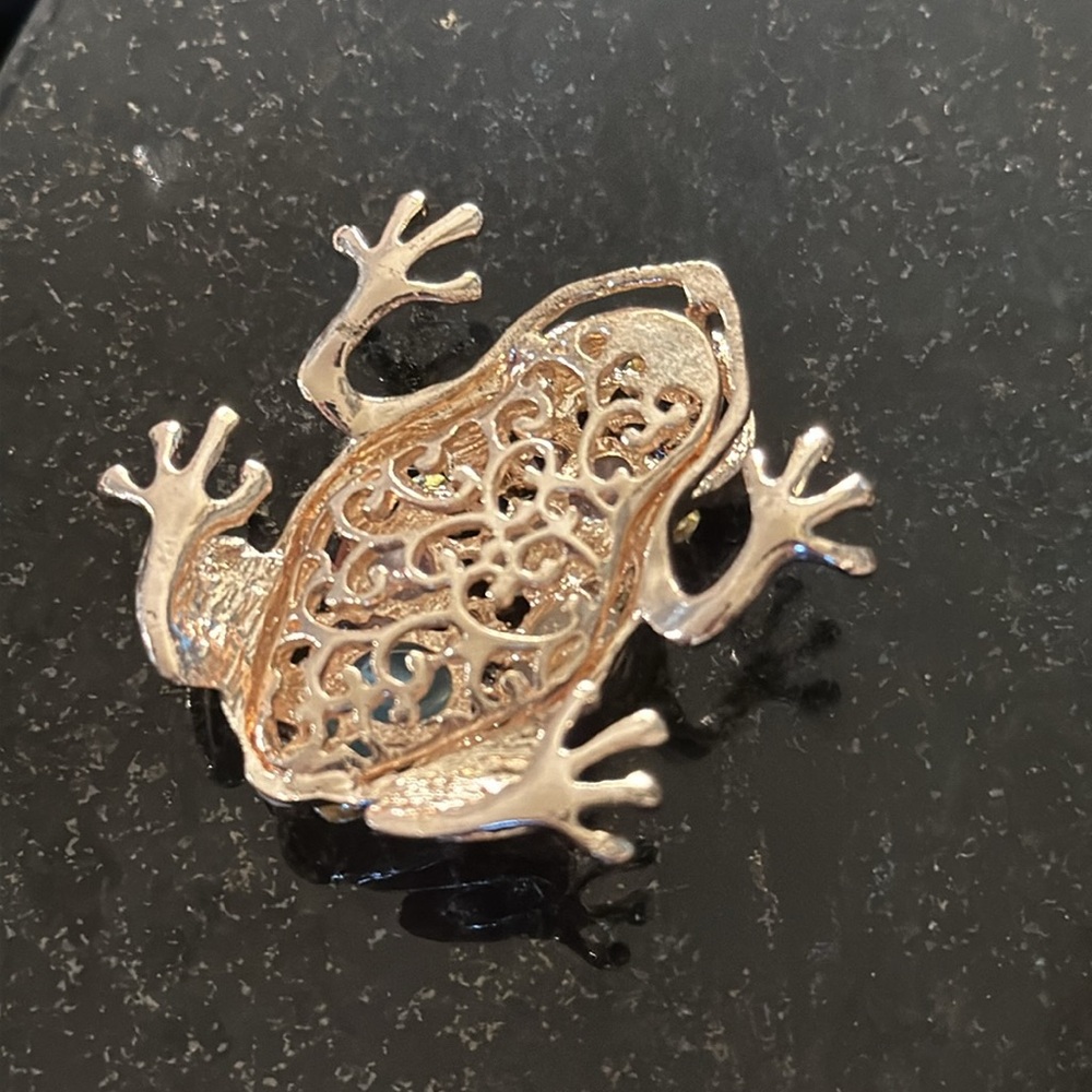 Betsey Johnson Frog pendant - jeweled - quirky and fun - Picture 5 of 12
